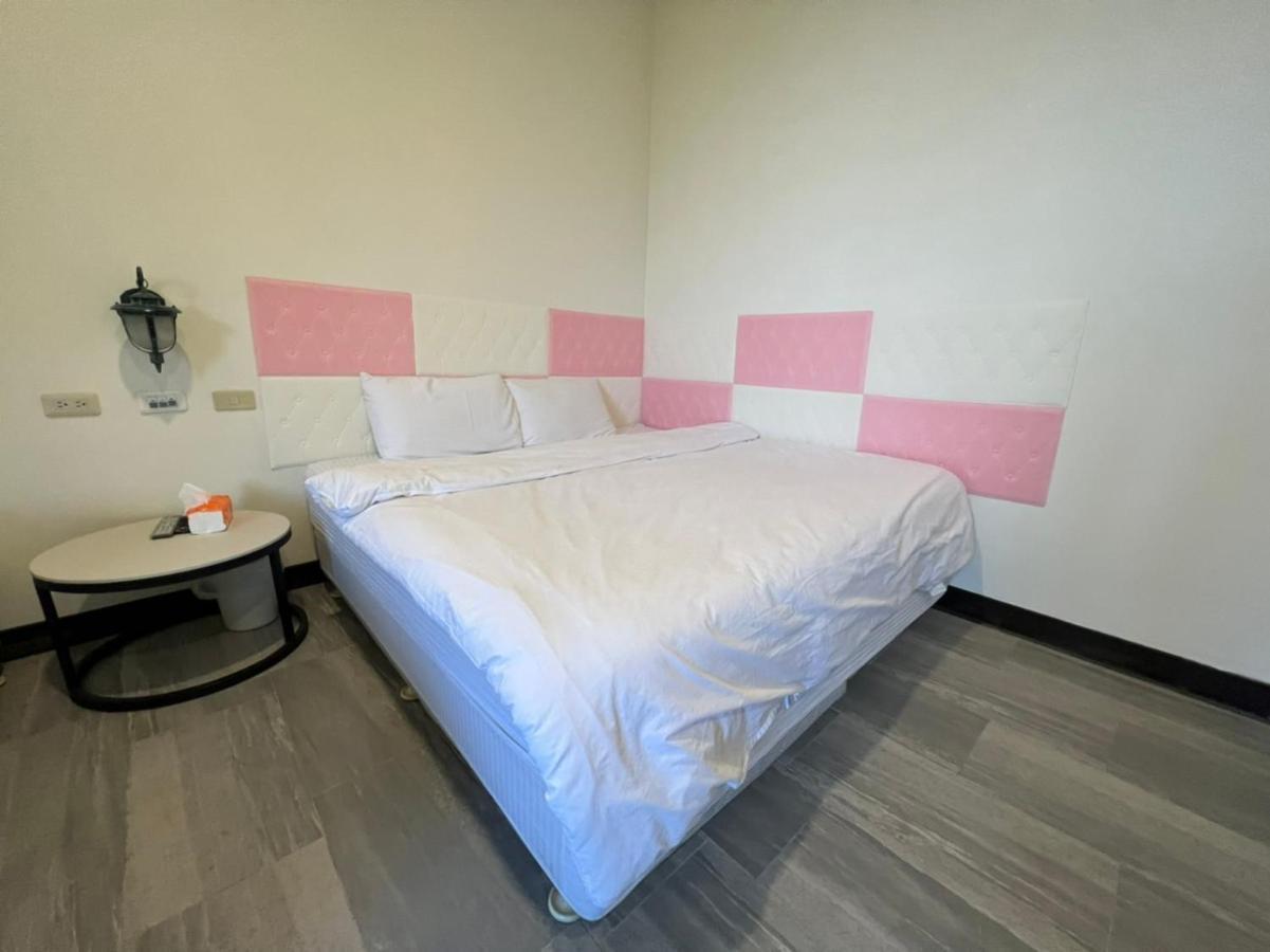 Romeo Inn Zhushan Extérieur photo